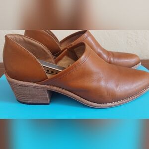 Women's Tan Leather Cutout Low Heel Shoes